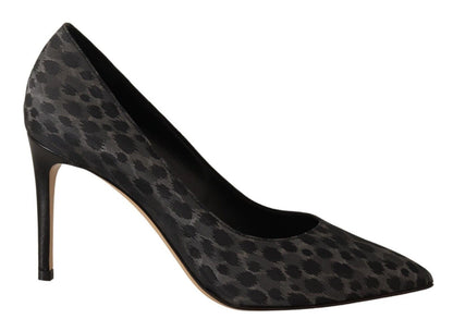 Elegante schwarze Pumps aus Leder mit Leopardenmuster