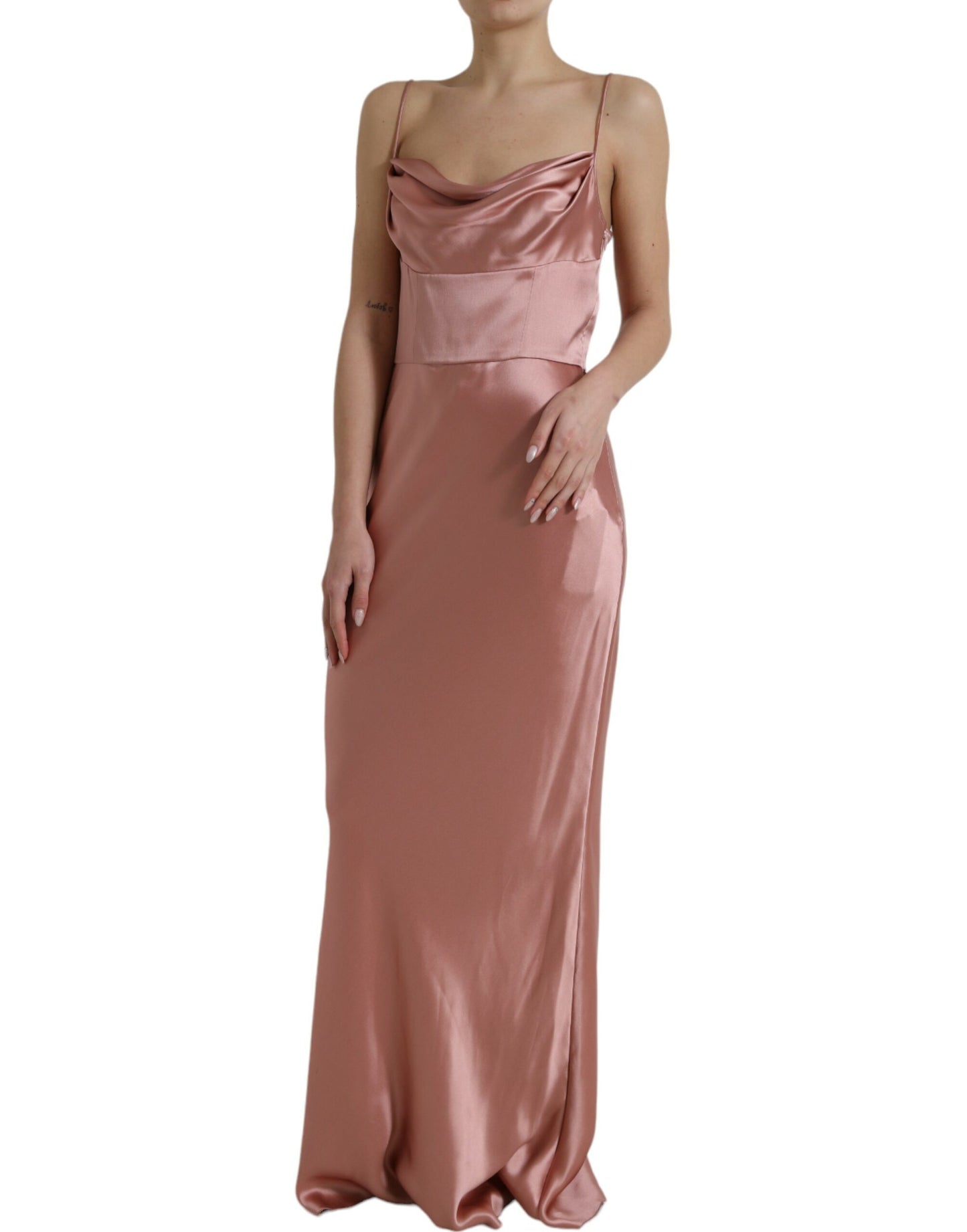 Elegantes langes Seidenkleid in Rosa