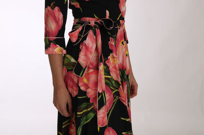 Elegantes schwarzes Etuikleid mit rosa Tulpen-Print